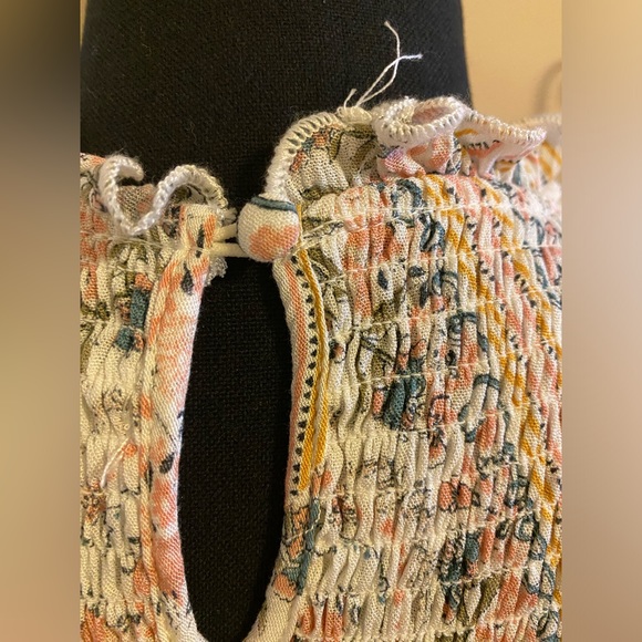 Coco + Jaimeson NWOT Smocked Peplum Blouse - Picture 4 of 7